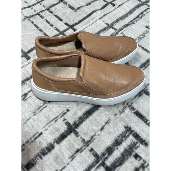 Vionic Kearny Women's Platform Slip-On Comfort Sneaker 9 - Picture 1 of 10